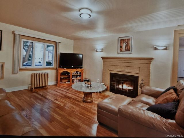 112-44 178th Street, Addisleigh Park, NY 11433