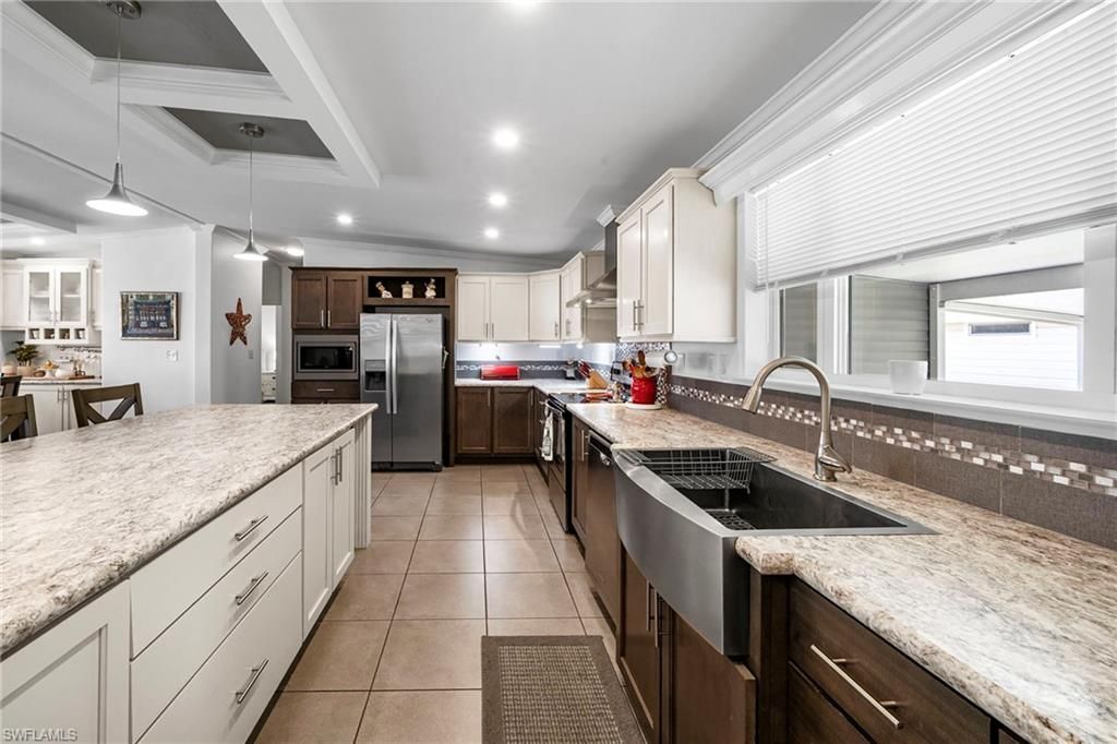 417 Snead DR, NORTH FORT MYERS, FL 33903 — photo 4