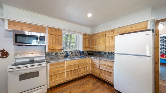 1180 Clay Street, Canton, TX 75103