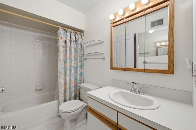 10 Oriole Ter 10, Hampton Twp., NJ 07860