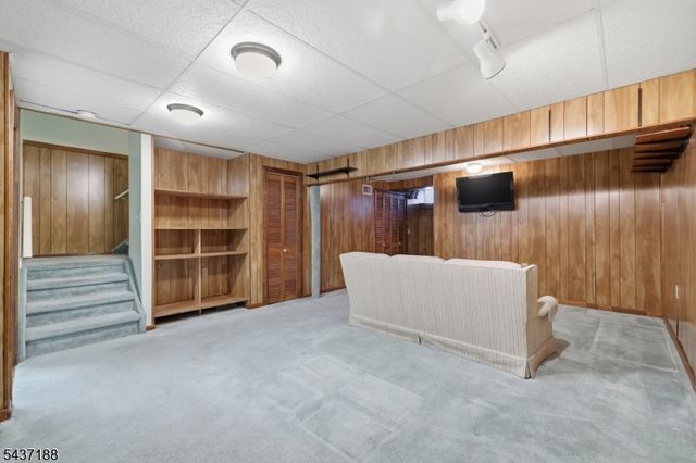 10 Oriole Ter 10, Hampton Twp., NJ 07860
