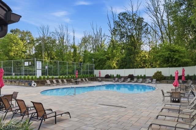 10 Oriole Ter 10, Hampton Twp., NJ 07860