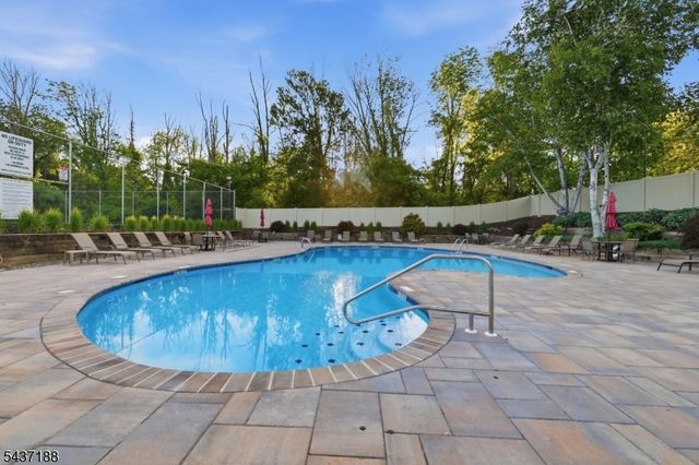 10 Oriole Ter 10, Hampton Twp., NJ 07860