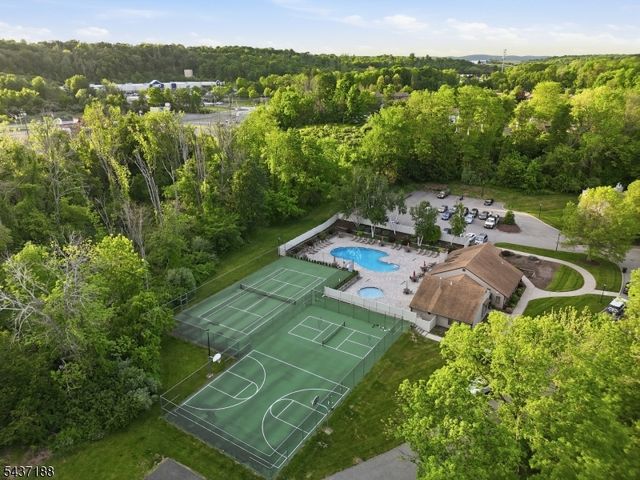 10 Oriole Ter 10, Hampton Twp., NJ 07860
