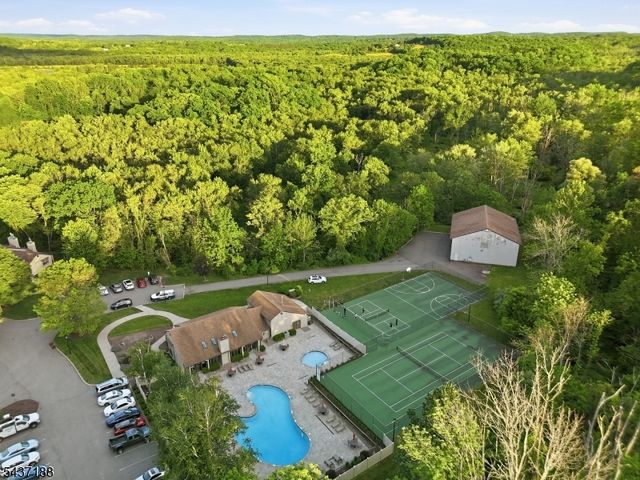 10 Oriole Ter 10, Hampton Twp., NJ 07860