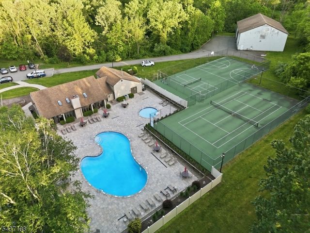 10 Oriole Ter 10, Hampton Twp., NJ 07860