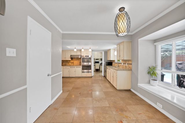 1601 Oak Meadow Drive, Irving, TX 75061
