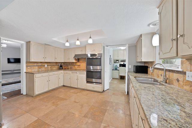 1601 Oak Meadow Drive, Irving, TX 75061