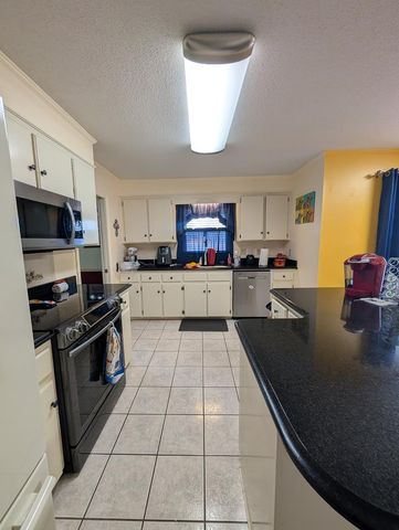 110 Berry Patch Lane, Dothan, AL 36301