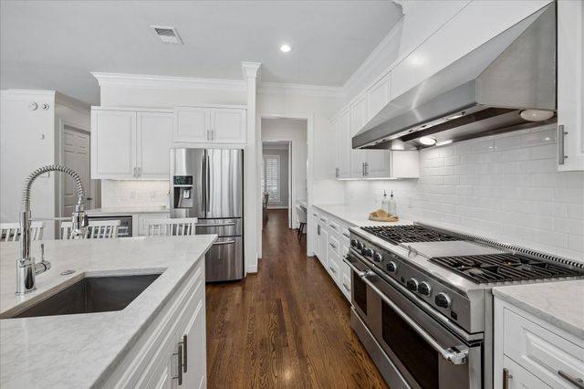 4111 Sunset Boulevard, Houston, TX 77005