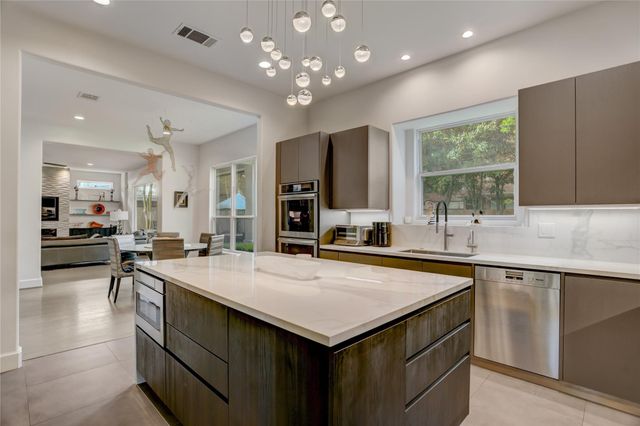 4806 Wedgewood Drive, Bellaire, TX 77401