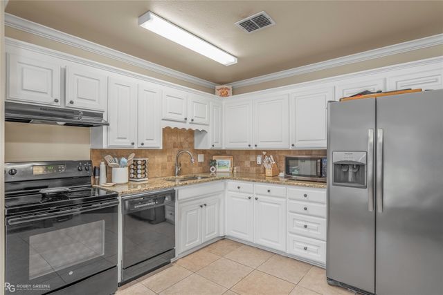 3120 Le Oaks Drive, Bossier City, LA 71111