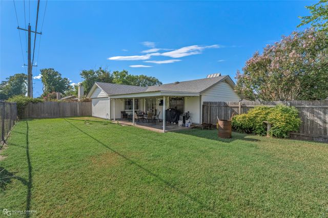 3120 Le Oaks Drive, Bossier City, LA 71111