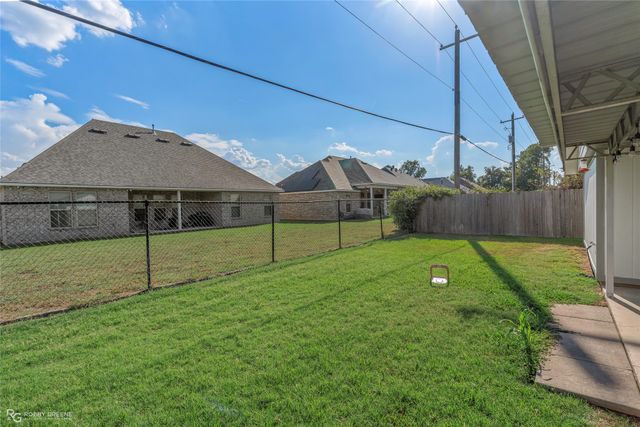 3120 Le Oaks Drive, Bossier City, LA 71111