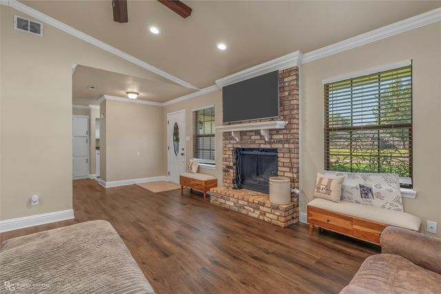 3120 Le Oaks Drive, Bossier City, LA 71111