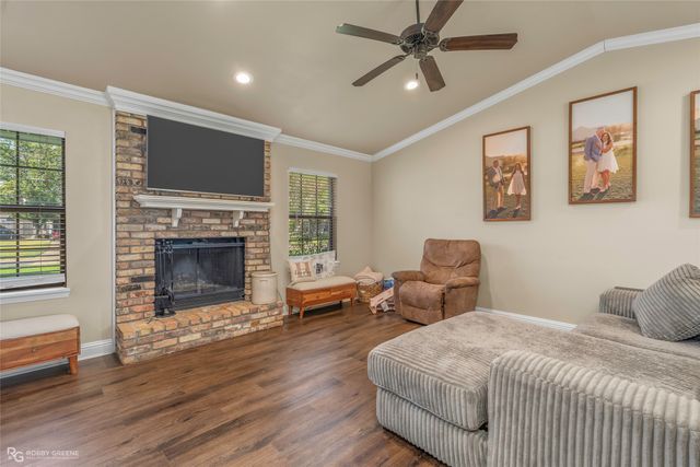 3120 Le Oaks Drive, Bossier City, LA 71111