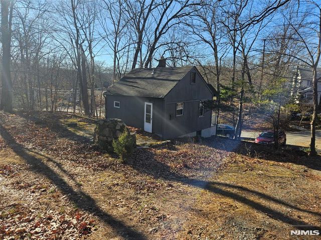 3 Elm Street, Wanaque, NJ 07420