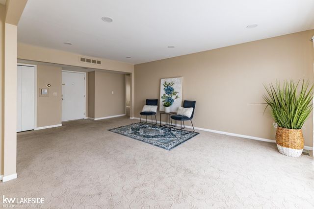 6322 Pepper Hill Street, West Bloomfield, MI 48322