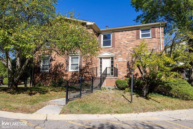 6322 Pepper Hill Street, West Bloomfield, MI 48322