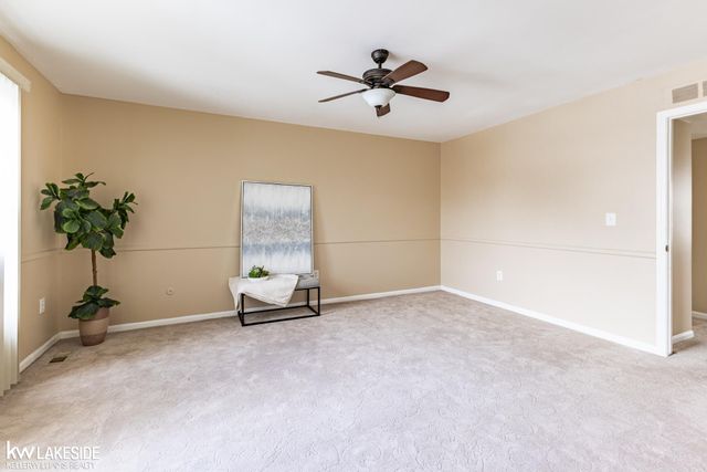 6322 Pepper Hill Street, West Bloomfield, MI 48322