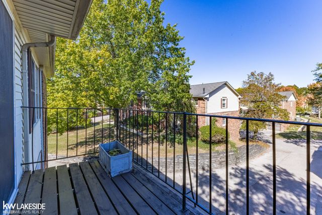 6322 Pepper Hill Street, West Bloomfield, MI 48322