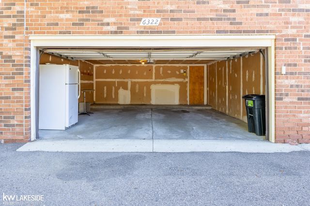 6322 Pepper Hill Street, West Bloomfield, MI 48322