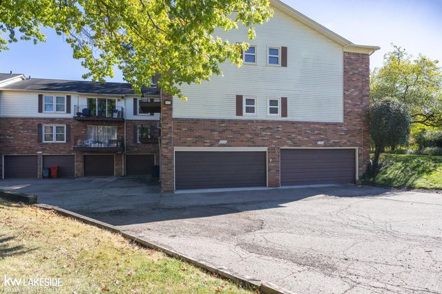 6322 Pepper Hill Street, West Bloomfield, MI 48322