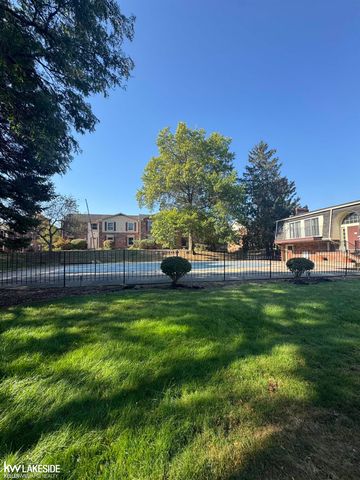 6322 Pepper Hill Street, West Bloomfield, MI 48322