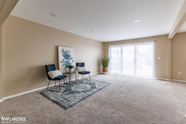 6322 Pepper Hill Street, West Bloomfield, MI 48322