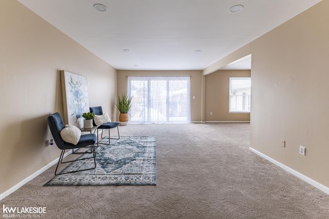 6322 Pepper Hill Street, West Bloomfield, MI 48322