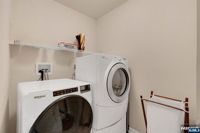 5 Creekside Court, Secaucus, NJ 07094