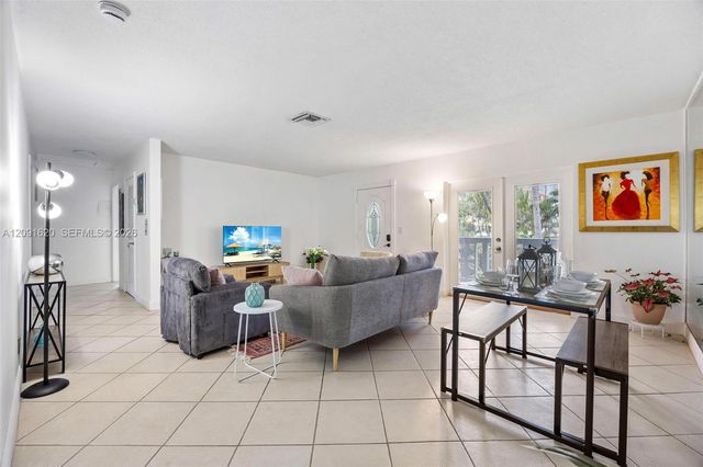 400 SE 31st Street 8, Fort Lauderdale, FL 33316