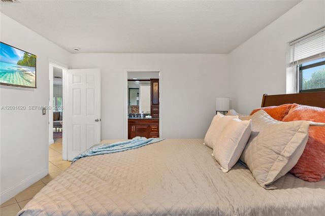 400 SE 31st Street 8, Fort Lauderdale, FL 33316