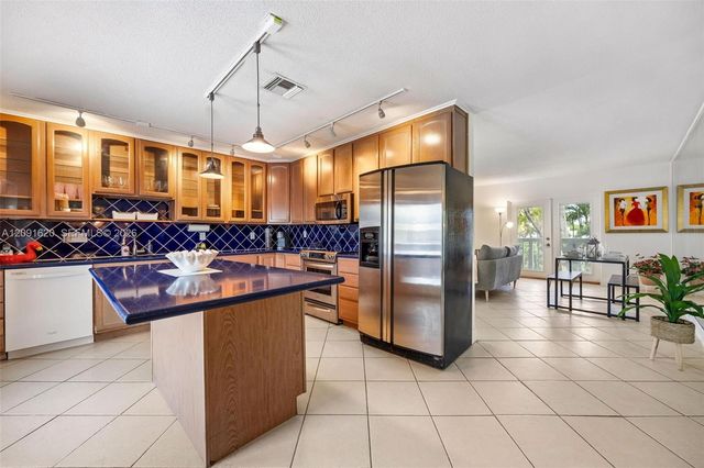 400 SE 31st Street 8, Fort Lauderdale, FL 33316