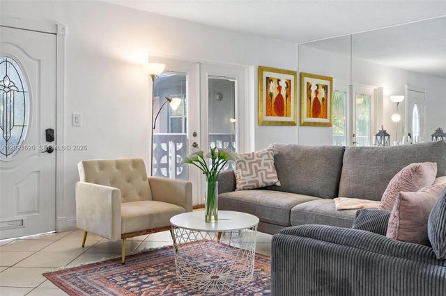 400 SE 31st Street 8, Fort Lauderdale, FL 33316