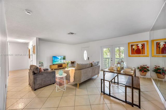 400 SE 31st Street 8, Fort Lauderdale, FL 33316