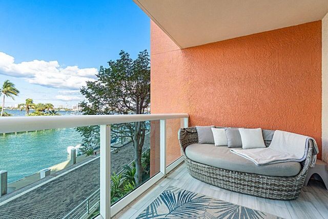 2650 Lake Shore Drive 201, Riviera Beach, FL 33404