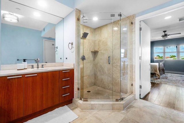 2650 Lake Shore Drive 201, Riviera Beach, FL 33404