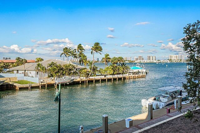 2650 Lake Shore Drive 201, Riviera Beach, FL 33404