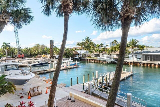 2650 Lake Shore Drive 201, Riviera Beach, FL 33404