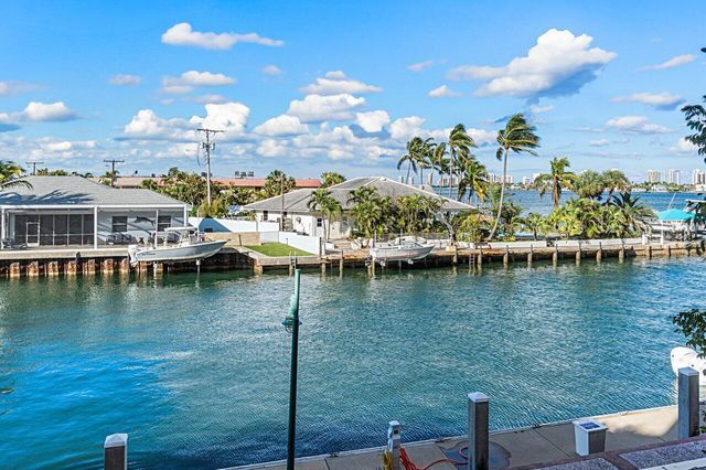 2650 Lake Shore Drive 201, Riviera Beach, FL 33404