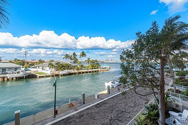 2650 Lake Shore Drive 201, Riviera Beach, FL 33404