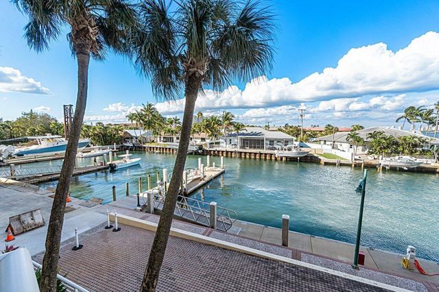 2650 Lake Shore Drive 201, Riviera Beach, FL 33404