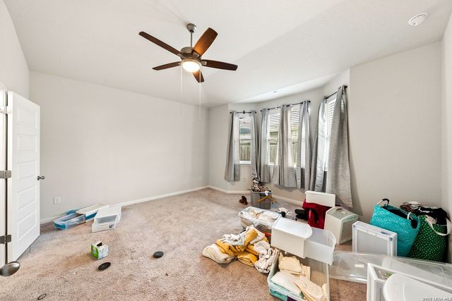 4820 night herder, St Hedwig, TX 78152