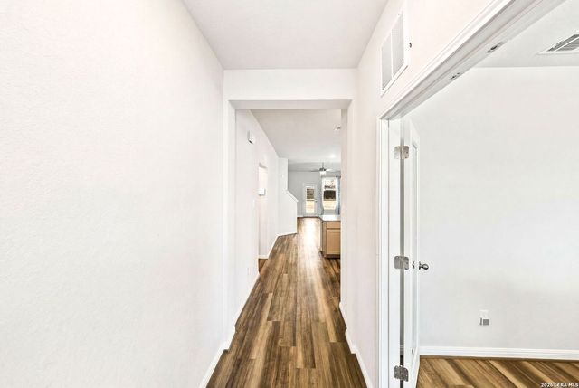 4820 night herder, St Hedwig, TX 78152