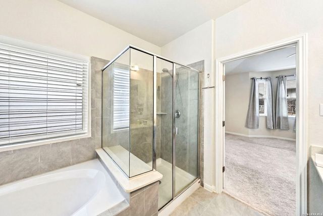 4820 night herder, St Hedwig, TX 78152