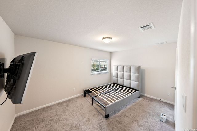 4820 night herder, St Hedwig, TX 78152