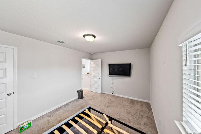 4820 night herder, St Hedwig, TX 78152