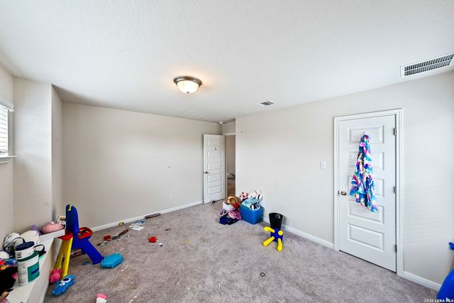 4820 night herder, St Hedwig, TX 78152