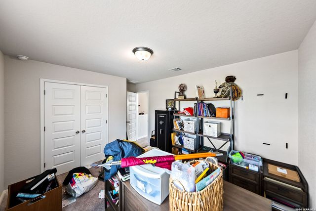 4820 night herder, St Hedwig, TX 78152